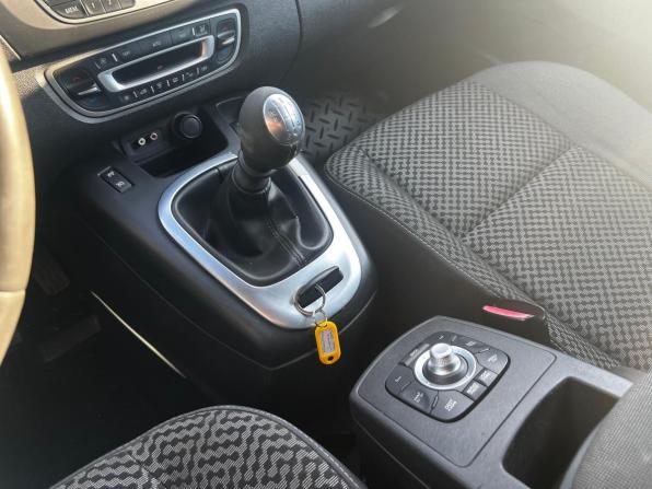 Renault Scenic III с пробегом 2011 года, цена 745 000 рублей, 247128 км, минивэн, Автокод Объявления