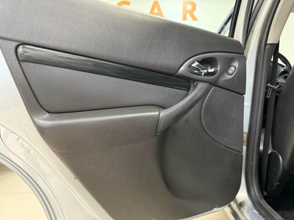 Ford Focus I Рестайлинг с пробегом 2004 года, цена 315 000 рублей, 228462 км, хэтчбек, Автокод Объявления