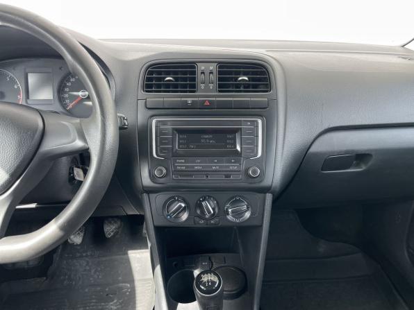 Volkswagen Polo V Рестайлинг с пробегом 2019 года, цена 498 000 рублей, 451673 км, седан, Автокод Объявления
