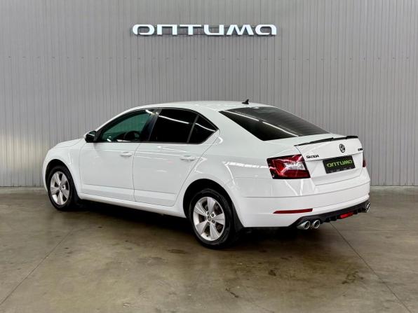 Skoda Octavia III (A7) Рестайлинг с пробегом 2017 года, цена 1 697 000 рублей, 209372 км, лифтбек, Автокод Объявления