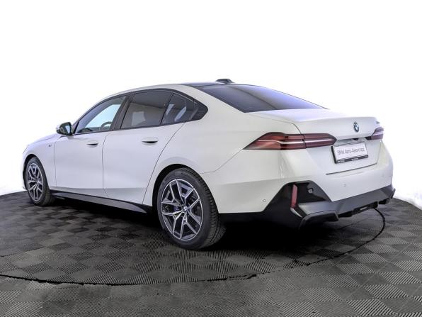 BMW 5 серии VIII (G60/G61/G68) с пробегом 2024 года, цена 6 485 000 рублей, 42153 км, седан, Автокод Объявления