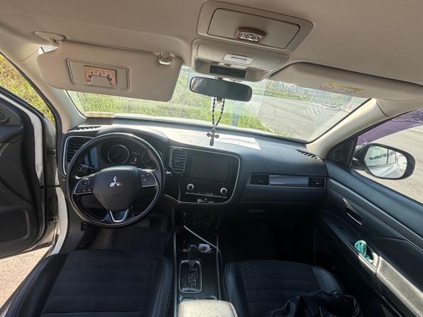Mitsubishi Outlander III Рестайлинг 3 с пробегом 2021 года, цена 2 319 000 рублей, 143000 км, внедорожник, Автокод Объявления