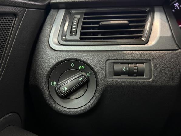 Skoda Rapid I с пробегом 2015 года, цена 969 000 рублей, 118311 км, лифтбек, Автокод Объявления