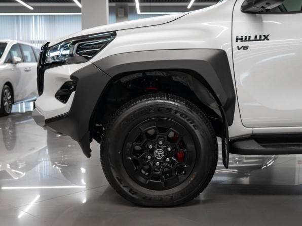 Toyota Hilux VIII Рестайлинг 2 с пробегом 2025 года, цена 7 750 000 рублей, 27 км, пикап, Автокод Объявления