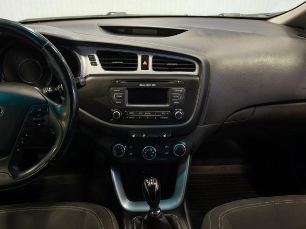 Kia Ceed II Рестайлинг с пробегом 2015 года, цена 1 085 000 рублей, 179363 км, хэтчбек, Автокод Объявления