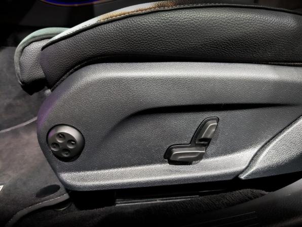 Mercedes-Benz E-Класс V (W213 S213 C238) Рестайлинг с пробегом 2022 года, цена 5 785 500 рублей, 38809 км, седан, Автокод Объявления