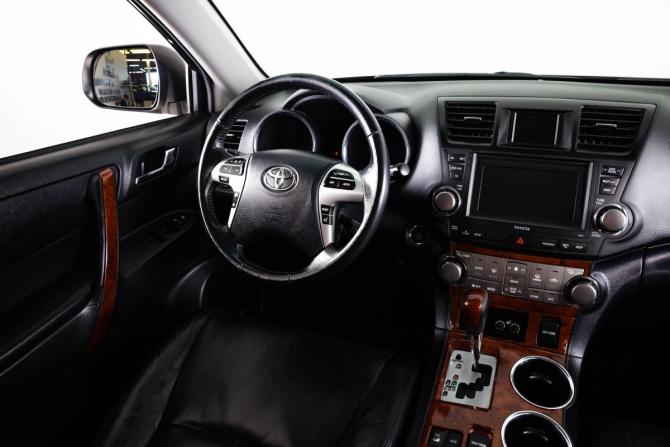 Toyota Highlander II (XU40) Рестайлинг с пробегом 2010 года, цена 1 949 000 рублей, 163181 км, внедорожник, Автокод Объявления
