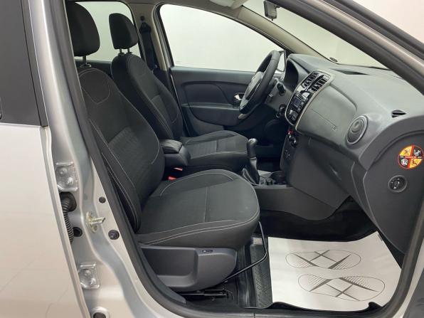 Renault Logan II с пробегом 2015 года, цена 750 000 рублей, 88155 км, седан, Автокод Объявления