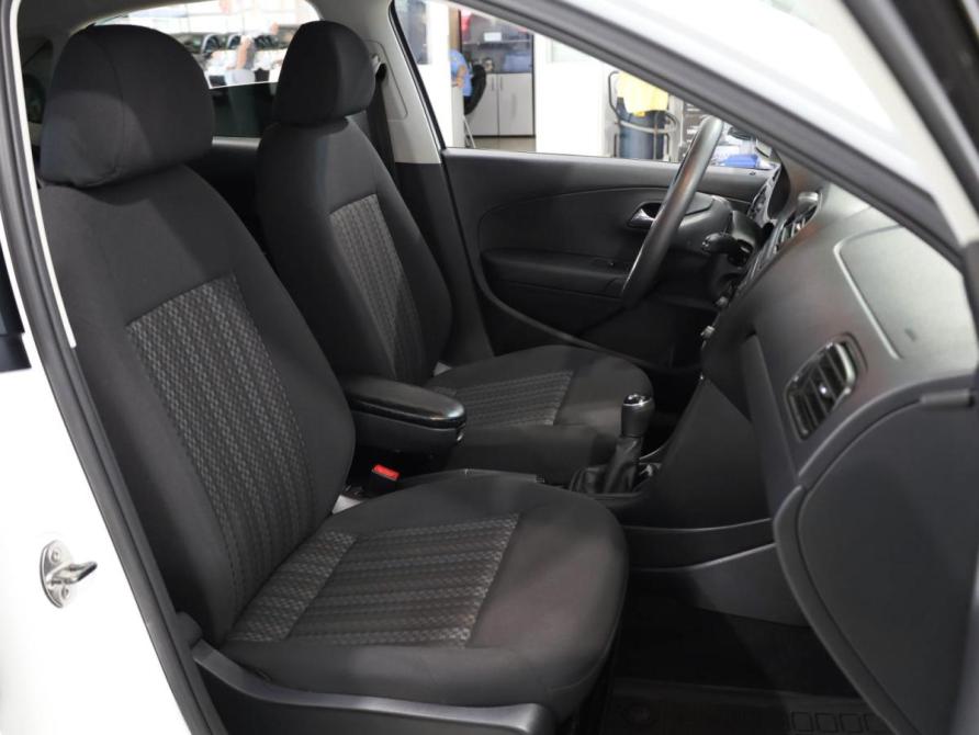 Volkswagen Polo V Рестайлинг Ростов-на-Дону  - изображение 8