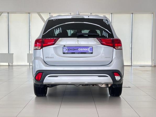 Mitsubishi Outlander III Рестайлинг 3 с пробегом 2018 года, цена 1 899 000 рублей, 92417 км, внедорожник, Автокод Объявления