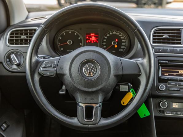 Volkswagen Polo V с пробегом 2011 года, цена 878 000 рублей, 94500 км, седан, Автокод Объявления
