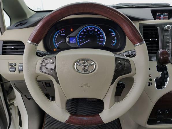 Toyota Sienna III с пробегом 2012 года, цена 2 600 000 рублей, 121500 км, минивэн, Автокод Объявления