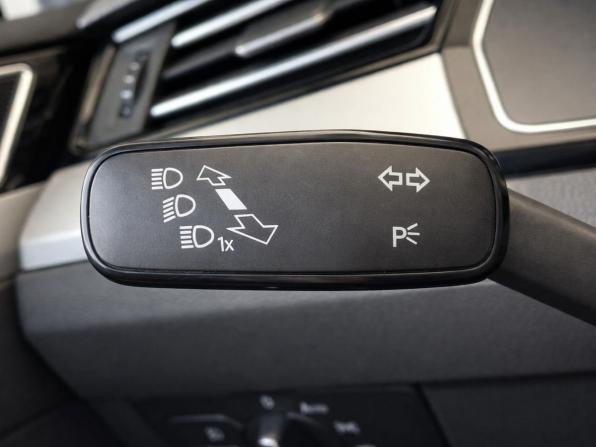 Volkswagen Passat B8 с пробегом 2018 года, цена 1 687 000 рублей, 235426 км, седан, Автокод Объявления