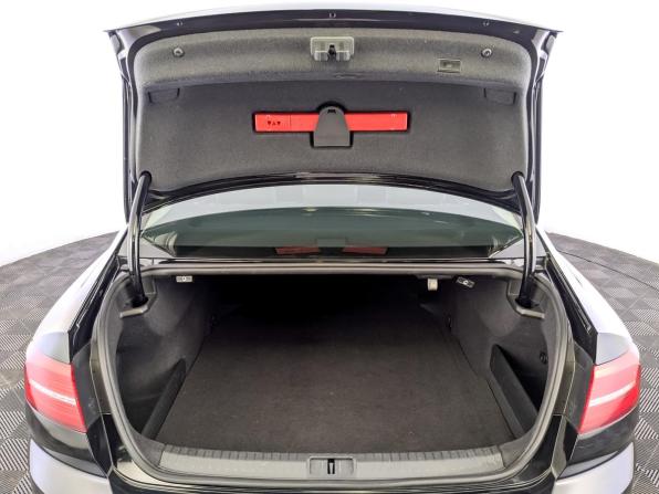 Volkswagen Passat B8 с пробегом 2018 года, цена 2 645 000 рублей, 66799 км, седан, Автокод Объявления