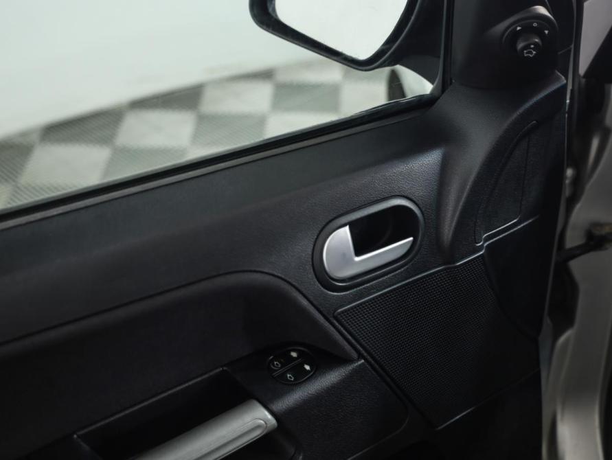 Ford Fusion I Рестайлинг Санкт-Петербург  - изображение 16