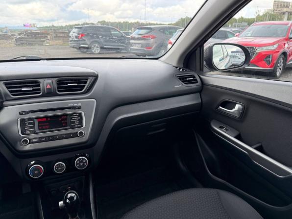 Kia Rio III Рестайлинг с пробегом 2017 года, цена 850 000 рублей, 268879 км, седан, Автокод Объявления