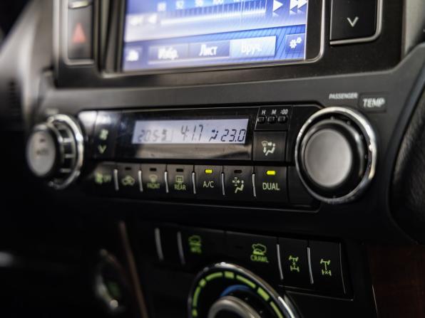 Toyota Land Cruiser Prado 150 Series Рестайлинг 1 с пробегом 2015 года, цена 3 648 000 рублей, 136090 км, внедорожник, Автокод Объявления