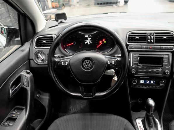 Volkswagen Polo V Рестайлинг с пробегом 2017 года, цена 1 050 000 рублей, 188342 км, седан, Автокод Объявления