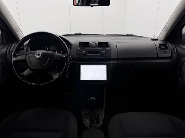 Skoda Fabia II Рестайлинг с пробегом 2011 года, цена 900 000 рублей, 111207 км, хэтчбек, Автокод Объявления