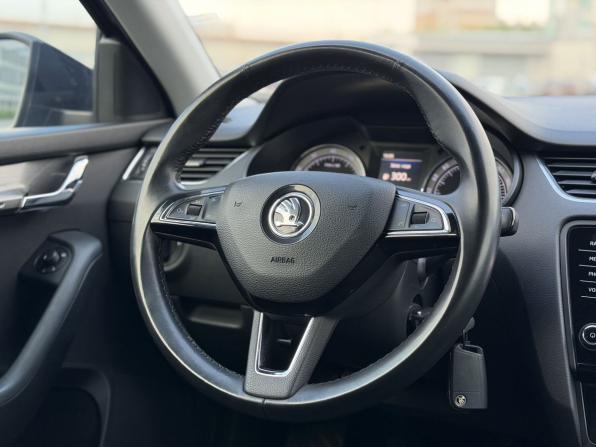Skoda Octavia III (A7) Рестайлинг с пробегом 2017 года, цена 1 440 000 рублей, 185356 км, лифтбек, Автокод Объявления