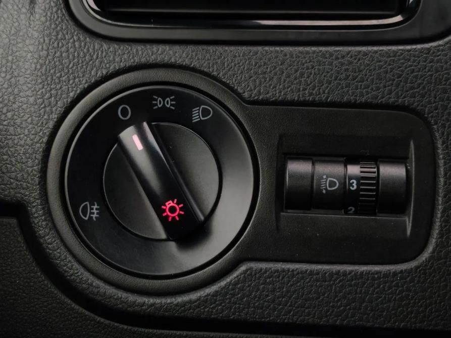 Volkswagen Polo V Рестайлинг Санкт-Петербург  - изображение 13