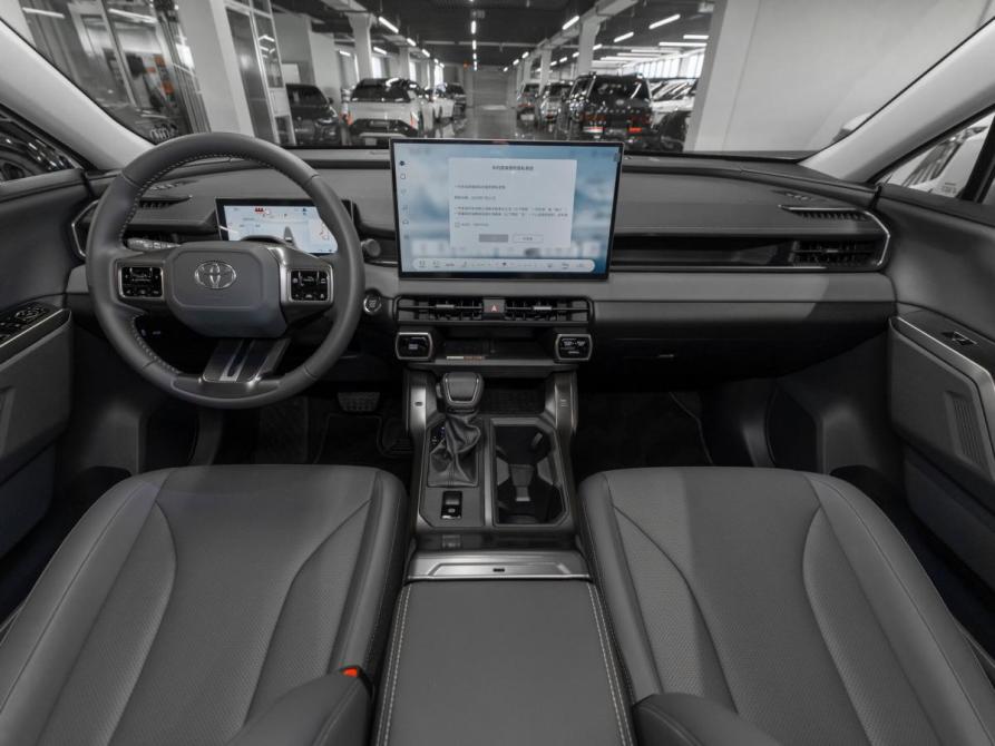 Toyota RAV4 VI (XA60) Москва  - изображение 8