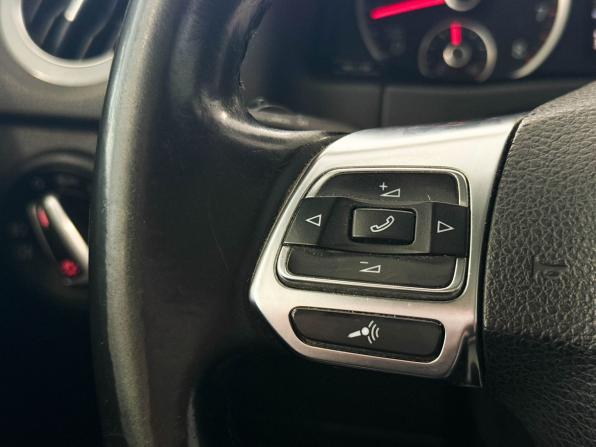Volkswagen Tiguan I Рестайлинг с пробегом 2014 года, цена 1 575 000 рублей, 300743 км, внедорожник, Автокод Объявления