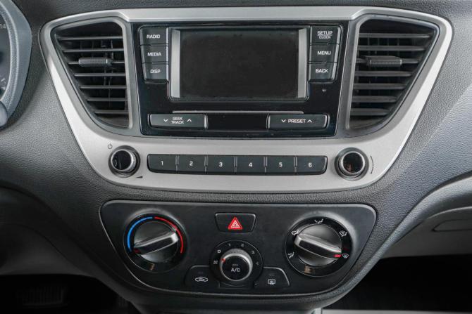 Hyundai Solaris II с пробегом 2017 года, цена 1 489 000 рублей, 111500 км, седан, Автокод Объявления