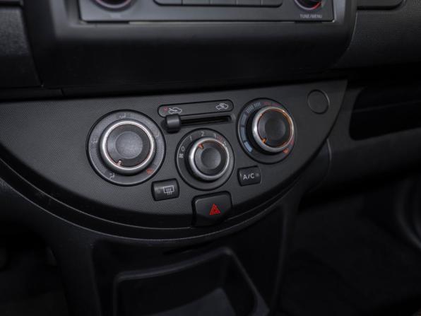 Nissan Note I Рестайлинг с пробегом 2011 года, цена 685 000 рублей, 196841 км, хэтчбек, Автокод Объявления