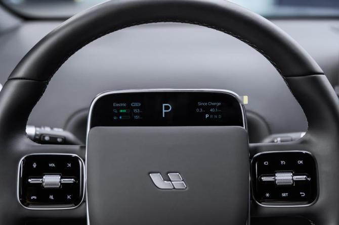 Новый Li Auto (Lixiang) L7 I Рестайлинг 2025 года, цена 8 470 000 рублей, внедорожник, Автокод Объявления