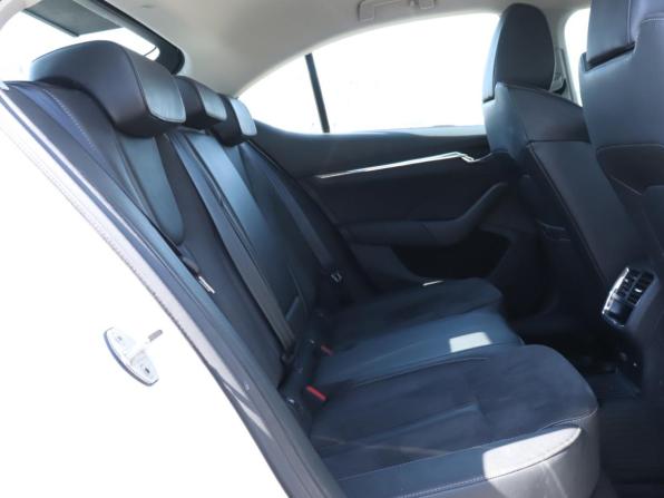 Skoda Octavia IV (A8) с пробегом 2020 года, цена 2 490 000 рублей, 87171 км, лифтбек, Автокод Объявления