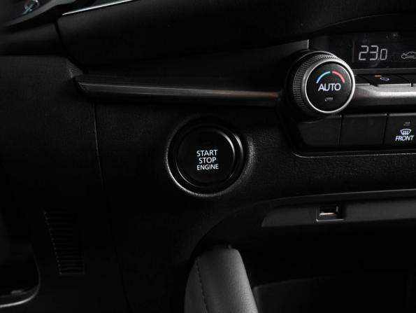Mazda 3 IV (BP) с пробегом 2019 года, цена 2 399 000 рублей, 65068 км, седан, Автокод Объявления