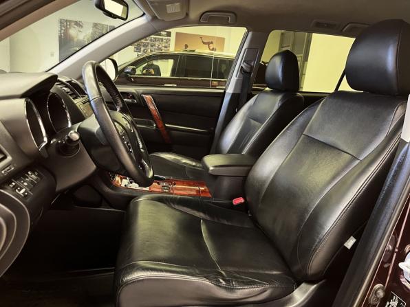 Toyota Highlander II (XU40) Рестайлинг с пробегом 2012 года, цена 2 300 000 рублей, 162030 км, внедорожник, Автокод Объявления