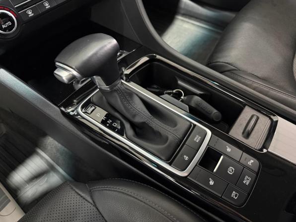 Kia Optima IV Рестайлинг с пробегом 2019 года, цена 2 150 000 рублей, 69617 км, седан, Автокод Объявления