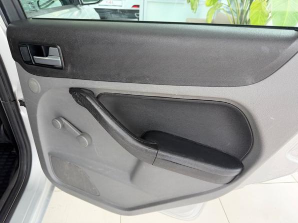 Ford Focus II Рестайлинг с пробегом 2010 года, цена 695 000 рублей, 185992 км, седан, Автокод Объявления