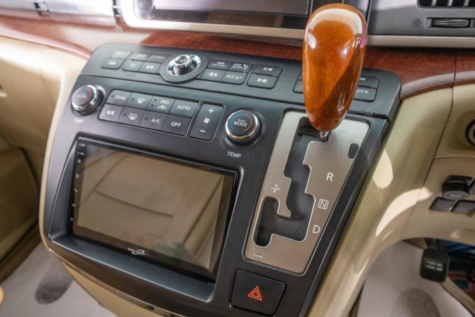 Nissan Elgrand II (E51) с пробегом 2005 года, цена 1 499 000 рублей, 170000 км, минивэн, Автокод Объявления