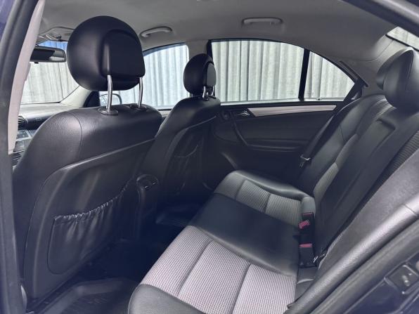 Mercedes-Benz C-Класс II (W203) Рестайлинг с пробегом 2005 года, цена 640 000 рублей, 437359 км, седан, Автокод Объявления