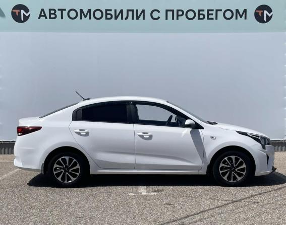 Kia Rio IV Рестайлинг с пробегом 2021 года, цена 1 641 000 рублей, 99000 км, седан, Автокод Объявления