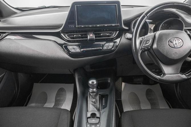 Toyota C-HR I с пробегом 2018 года, цена 1 899 000 рублей, 119300 км, внедорожник, Автокод Объявления