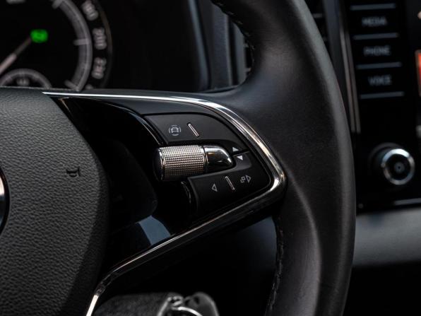 Skoda Karoq I с пробегом 2021 года, цена 2 220 000 рублей, 86068 км, внедорожник, Автокод Объявления
