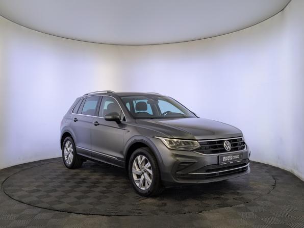 Volkswagen Tiguan II Рестайлинг с пробегом 2021 года, цена 3 650 000 рублей, 62212 км, внедорожник, Автокод Объявления