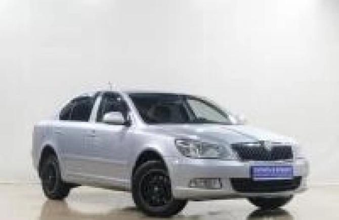 Skoda Octavia II (A5) Рестайлинг с пробегом 2013 года, цена 949 000 рублей, 255000 км, лифтбек, Автокод Объявления