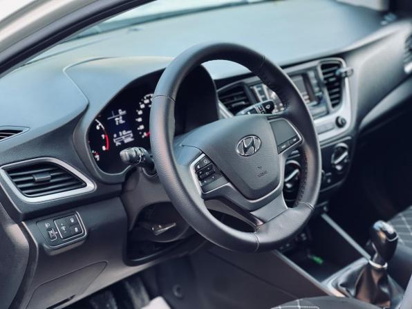 Hyundai Solaris II с пробегом 2018 года, цена 1 150 000 рублей, 92095 км, седан, Автокод Объявления