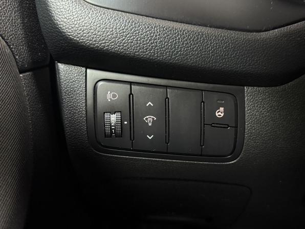 Kia Ceed II Рестайлинг с пробегом 2017 года, цена 1 450 000 рублей, 92185 км, универсал, Автокод Объявления
