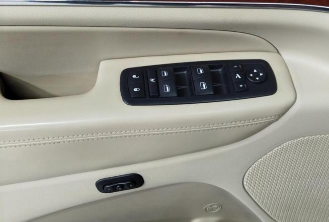 Jeep Grand Cherokee IV (WK2) с пробегом 2010 года, цена 1 360 000 рублей, 346338 км, внедорожник, Автокод Объявления