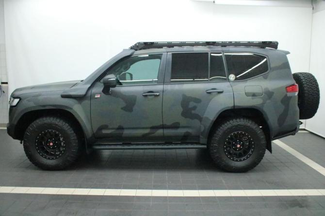 Toyota Land Cruiser 300 Series с пробегом 2021 года, цена 14 995 000 рублей, 10051 км, внедорожник, Автокод Объявления