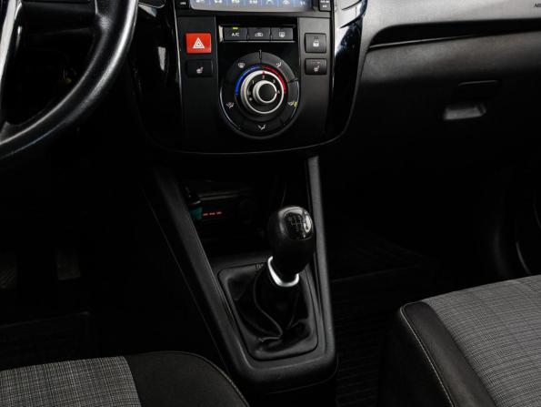 Kia Venga I с пробегом 2012 года, цена 899 000 рублей, 148000 км, компактвэн, Автокод Объявления