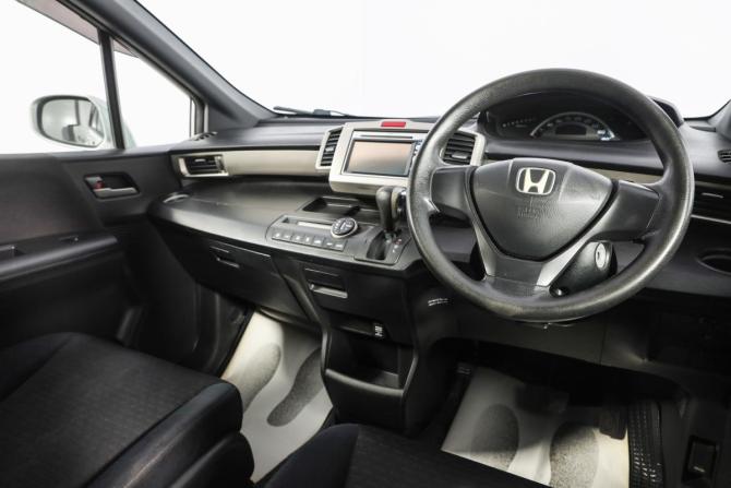 Honda Freed I с пробегом 2010 года, цена 999 000 рублей, 195002 км, компактвэн, Автокод Объявления