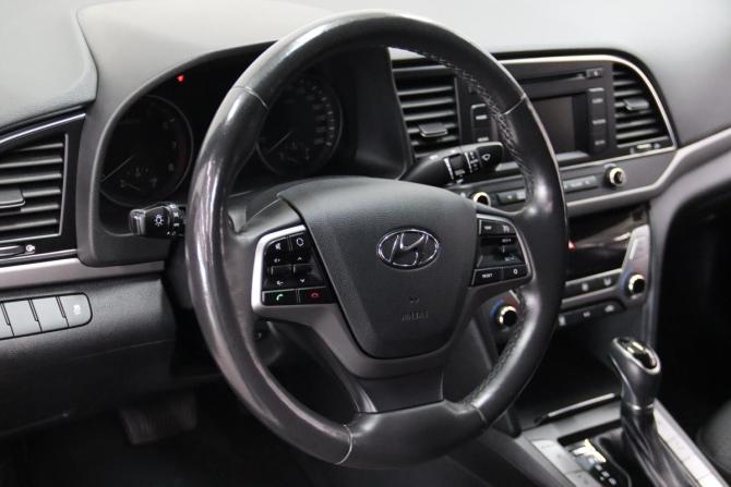 Hyundai Elantra VI (AD) с пробегом 2017 года, цена 1 675 170 рублей, 76324 км, седан, Автокод Объявления