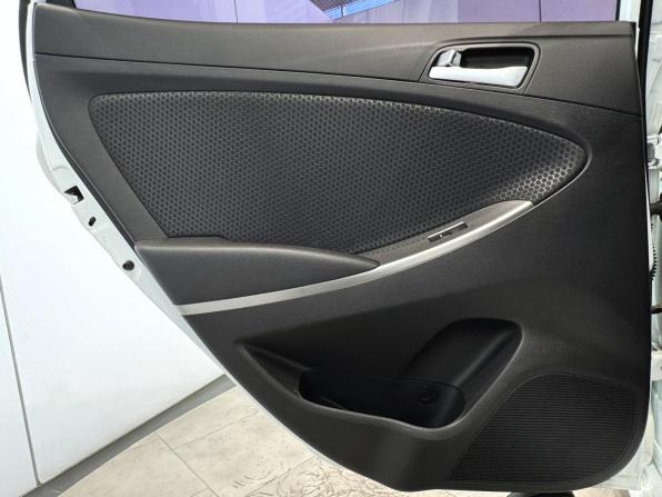 Hyundai Solaris I Рестайлинг с пробегом 2015 года, цена 1 085 000 рублей, 158249 км, хэтчбек, Автокод Объявления